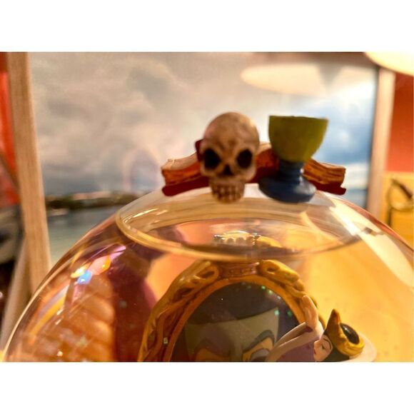 Disney Villains Evil Queen Magic Mirror Snow White Globe With Sound & Li… - Picture 15 of 16